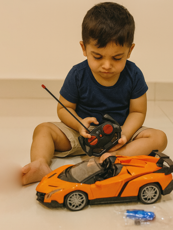 1:16 High Speed Convertible RC Sports Car – Rechargeable Remote Control Racing Car for Kids (Dual Color Options)