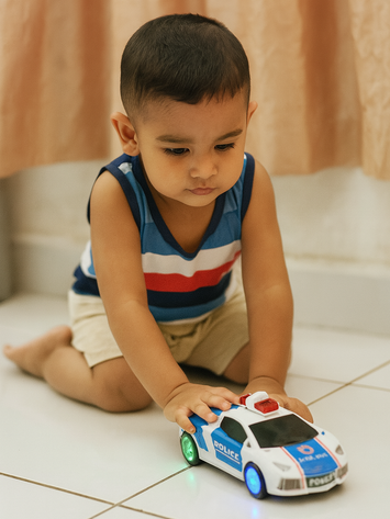 Electric Police Stunt Car Toy with Lights & Sound – Obstacle Avoiding Action Car for Kids 3+